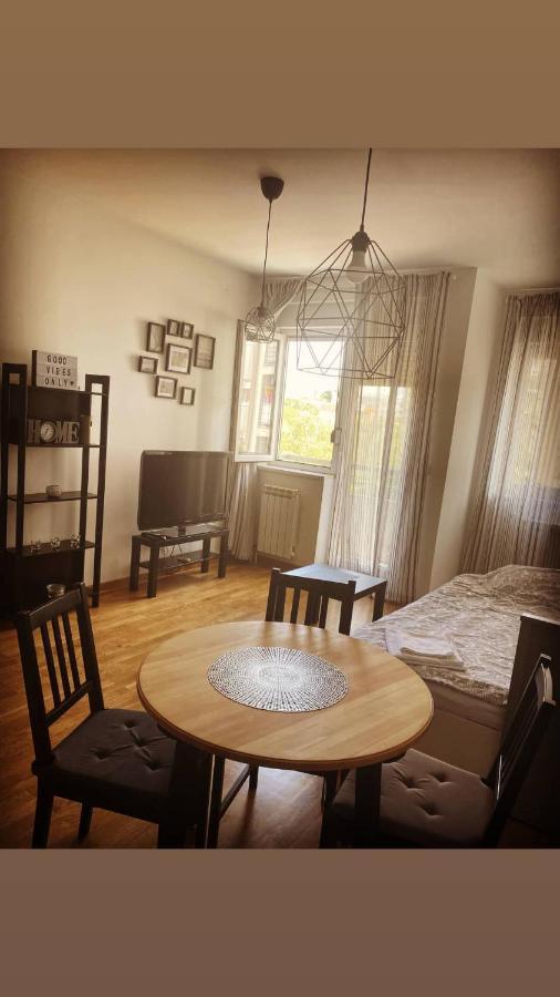 Charlie Aviv Park Apartman Belgrád Kültér fotó